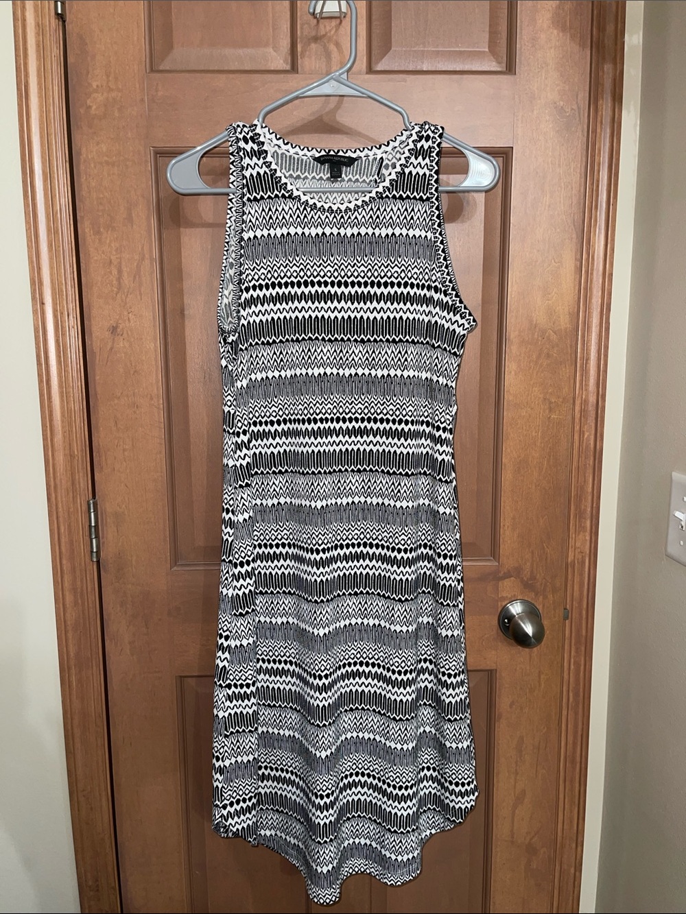Banana Republic Black & White Sleeveless Midi Dress